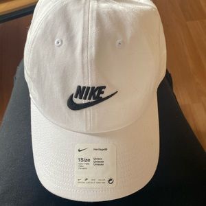 White Nike Heritage 86 Hat